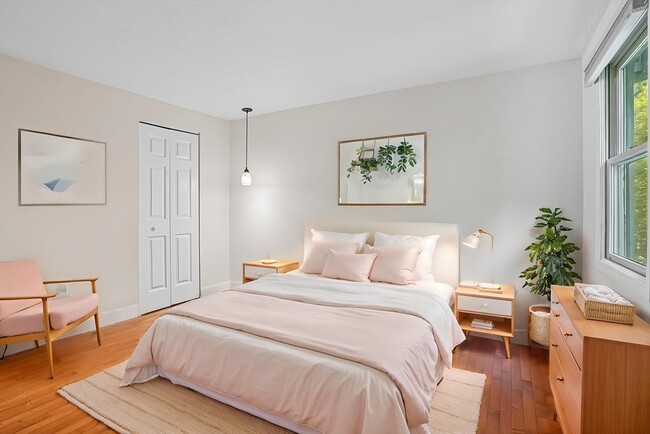 Building Photo - 237 South St