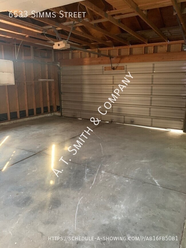 Building Photo - 6533 Simms St
