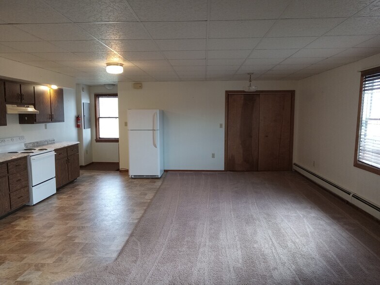 Building Photo - 1307 Seesetown Rd