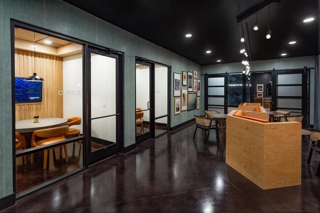 Building Photo - 2403 Mall Dr