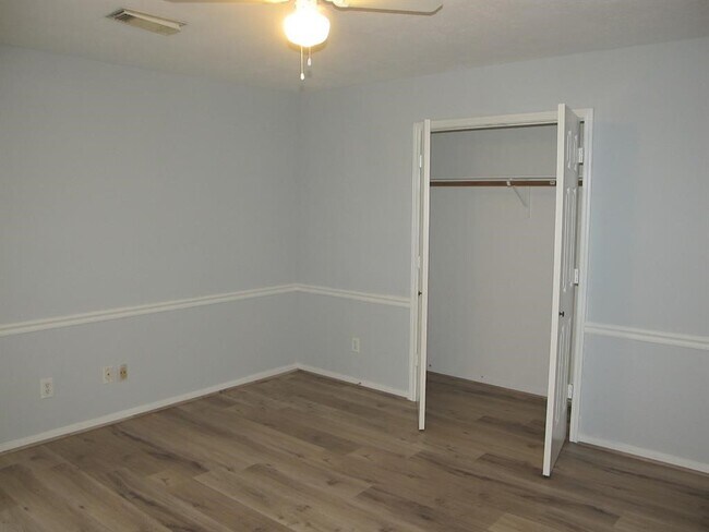 Building Photo - 8819 Diamond Lake Ln