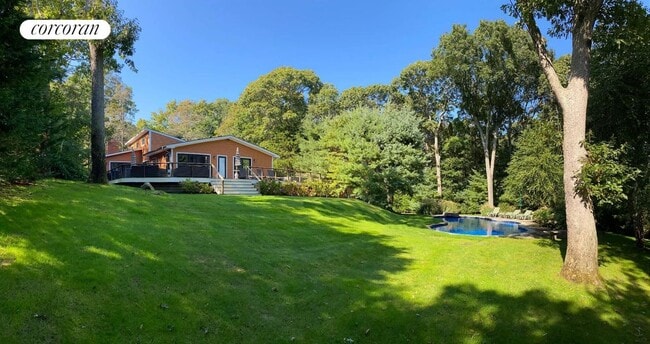 Building Photo - 14 Hedges Banks Dr