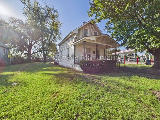 Building Photo - 836 N Montgall Ave