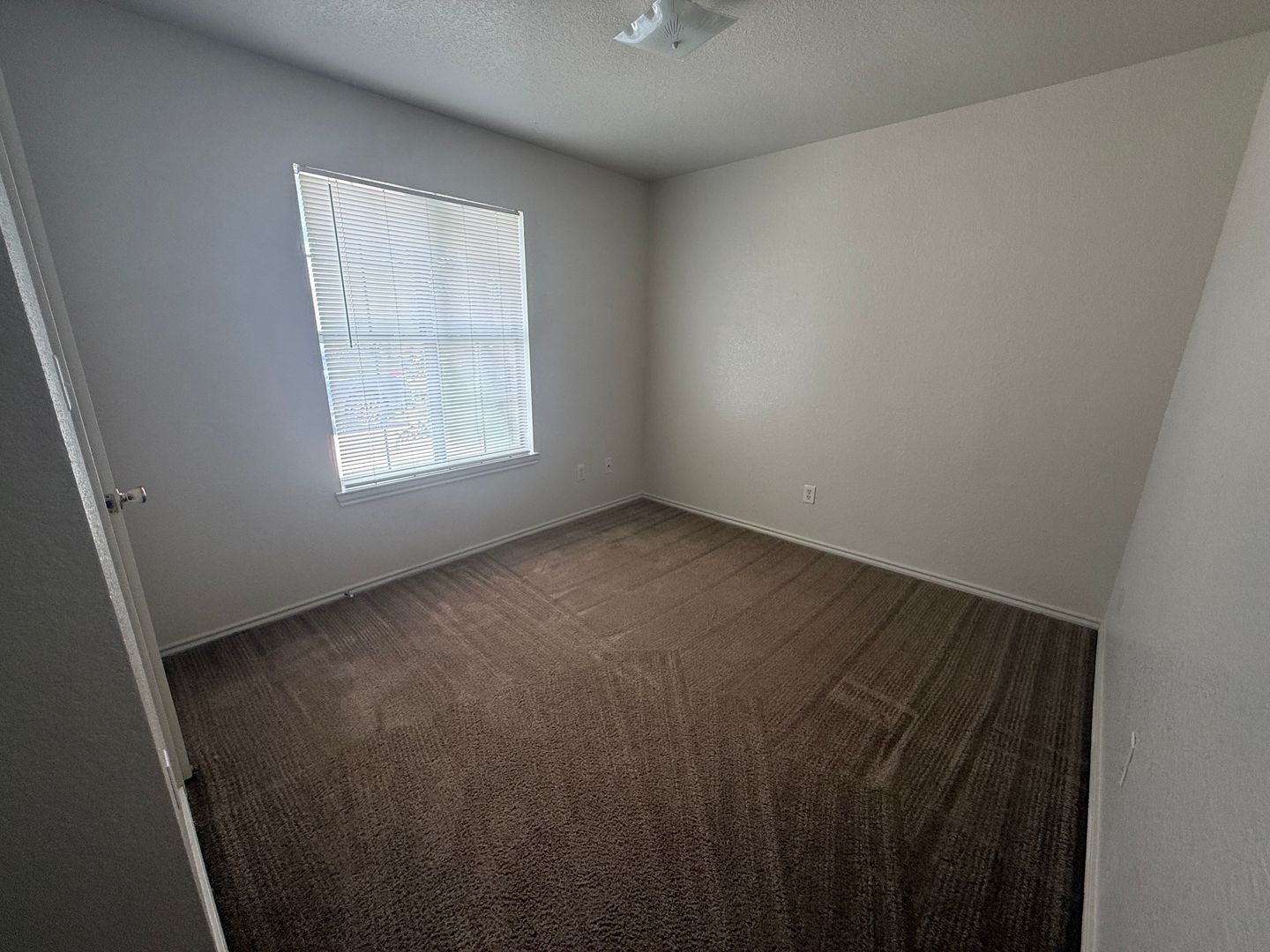 Building Photo - 3301 Hereford Ln