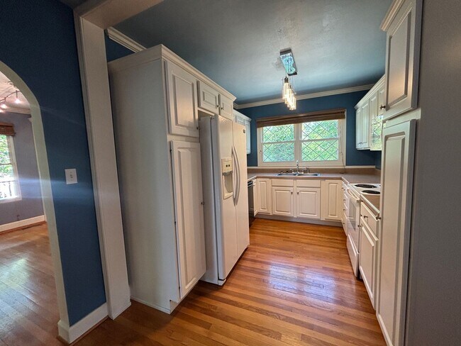 Building Photo - 3479 Overbrook Dr