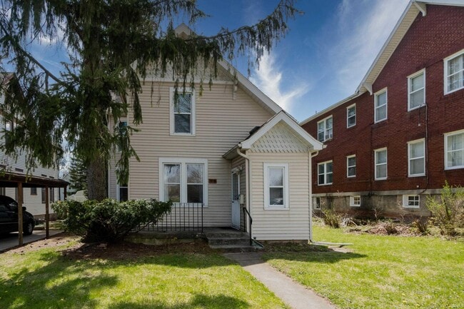 Building Photo - 1014 Elmwood Ave