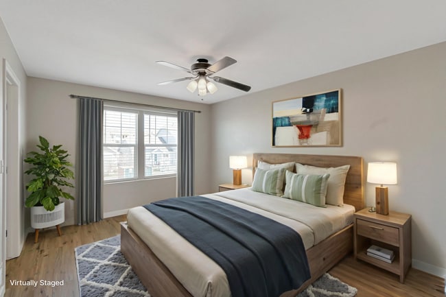 Building Photo - Charming 3 Bedroom 3 Bath Townhouse in Green Valley Ranch!