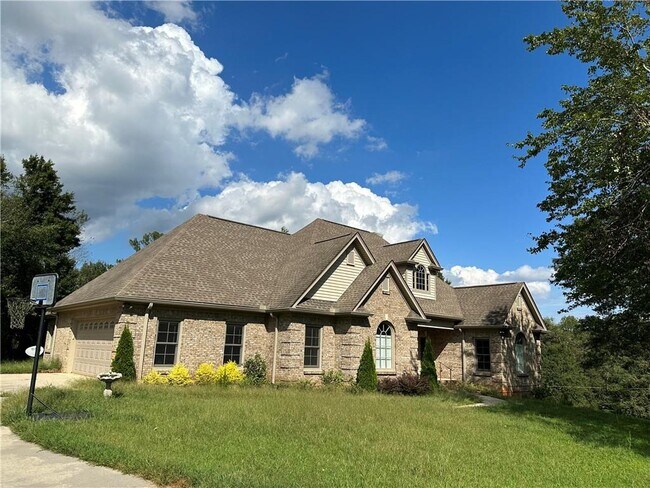 Building Photo - 6030 Matt Hwy