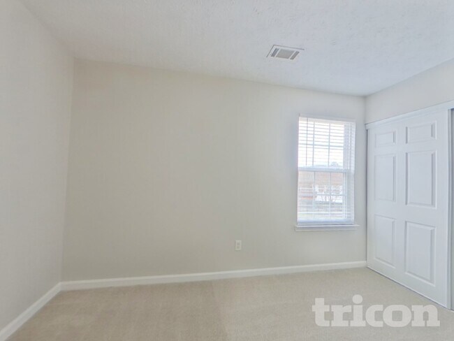 Building Photo - 988 Winding Down Way