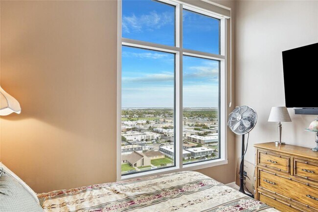 Building Photo - 500 Seawall Blvd