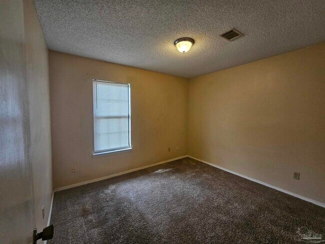 Building Photo - 4417 Eastpointe Dr