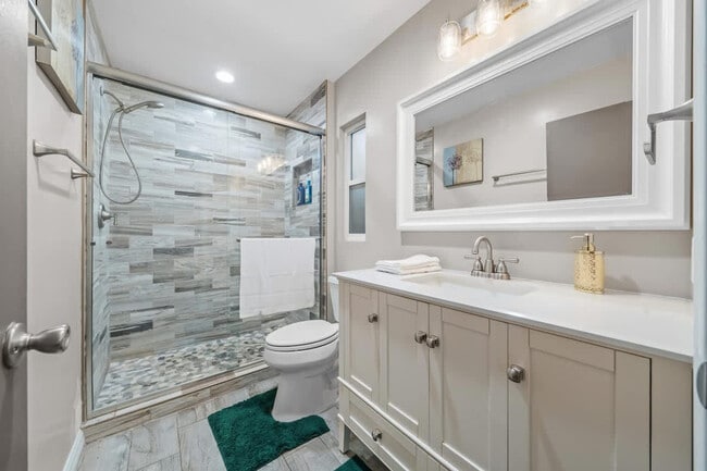 Building Photo - 13075 Old West Ave