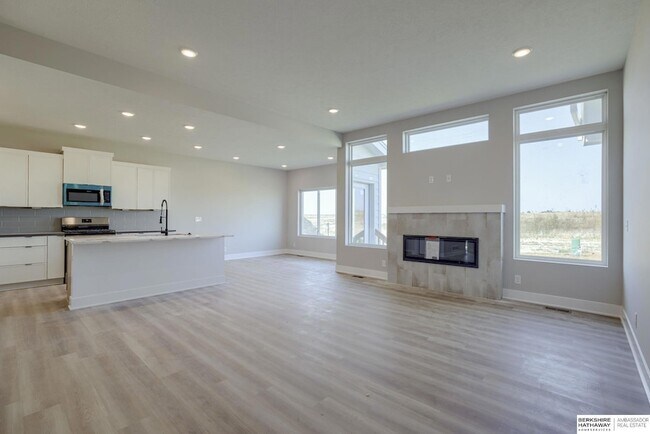 Building Photo - 21144 Jessie Ave