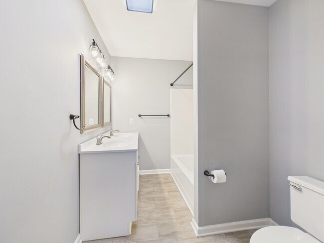 Building Photo - Beautiful Spacious Single Family in Blue Meadow Farms