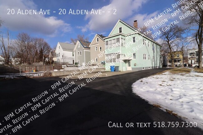 Building Photo - Bright 2nd story apartment on Alden Ave