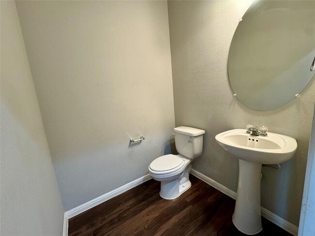 Building Photo - 219 Wapiti Rd