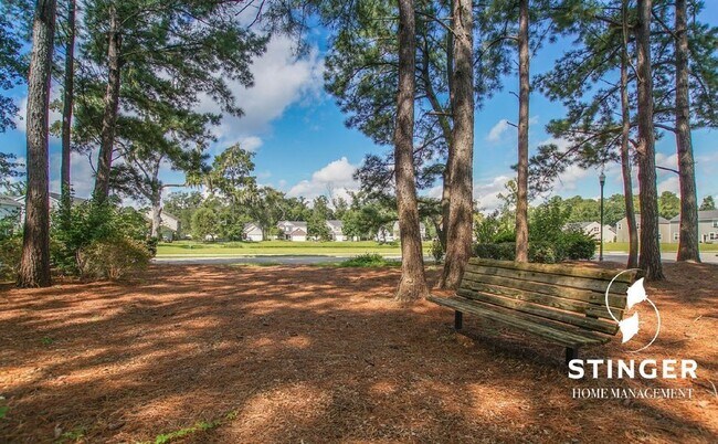 Building Photo - 98 Shadow Moss Dr