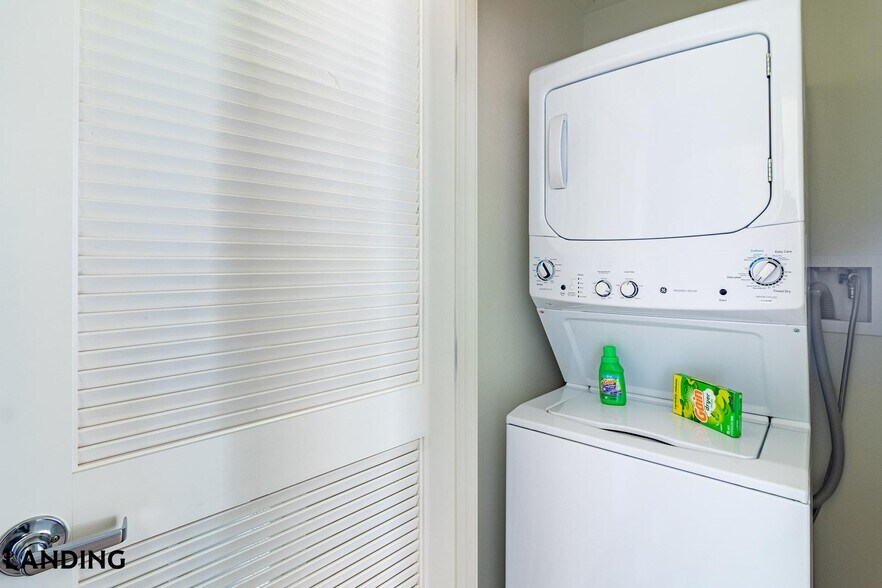 Building Photo - 41545 Ivy St