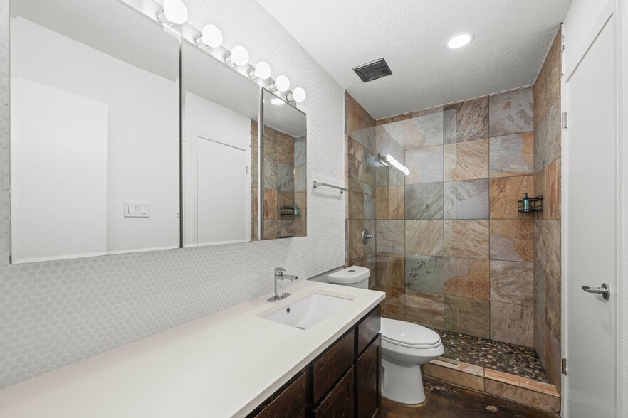 Building Photo - 3508 Southridge Dr