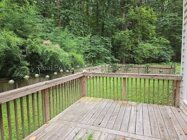 Building Photo - 8500 Clivedon Dr