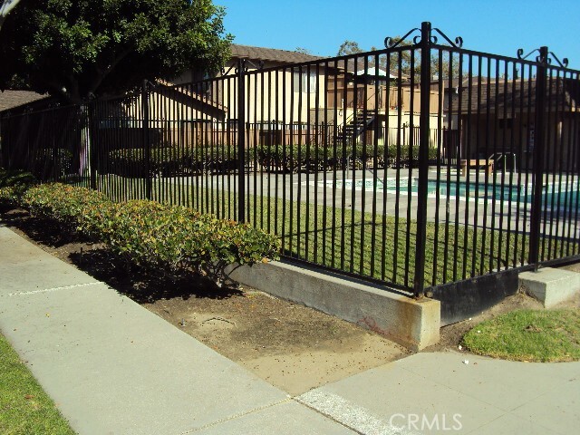 Building Photo - 16748 Cedarwood Cir