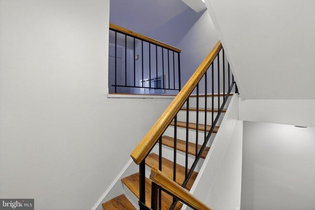 Building Photo - 105 Jackson St