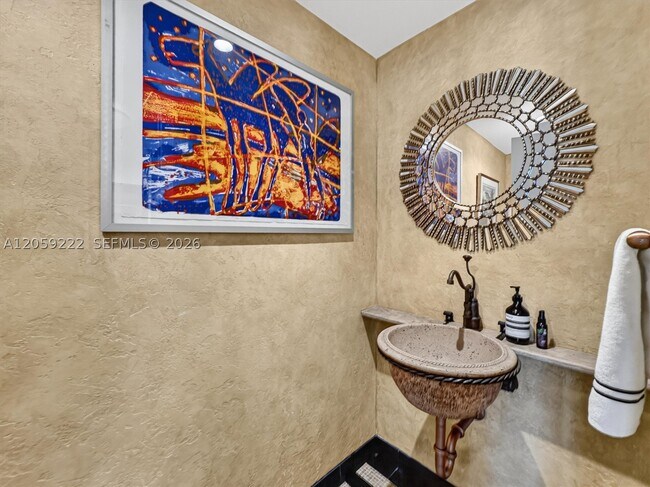 Building Photo - 1455 Ocean 704