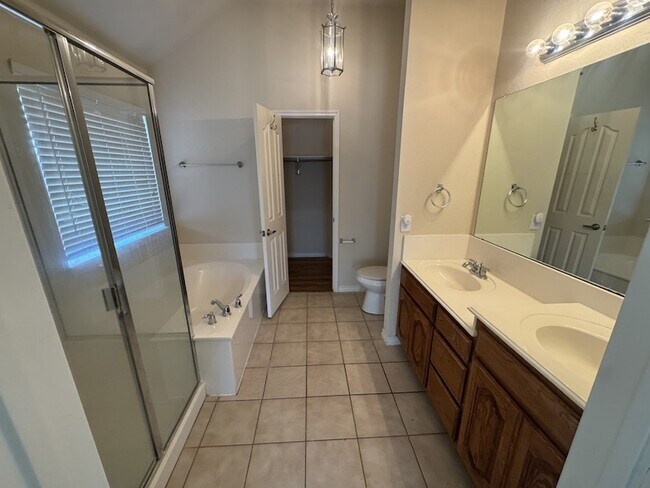 Building Photo - 7809 Loma Alta Trail