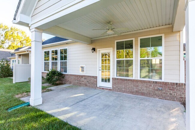 Building Photo - 5818 Glenmore Garden Dr