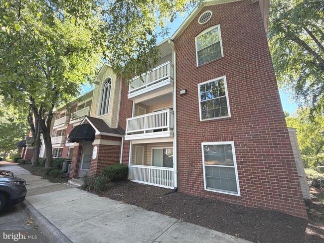 Building Photo - 1534 Lincoln Way