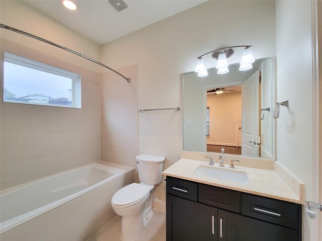 Building Photo - 5520 Kiam St