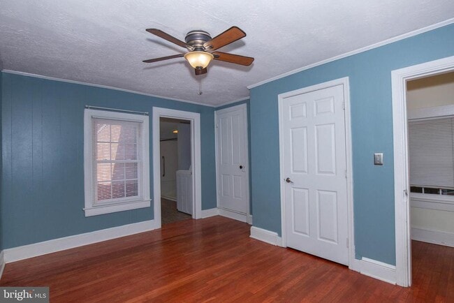 Building Photo - 106 S Maple Ave