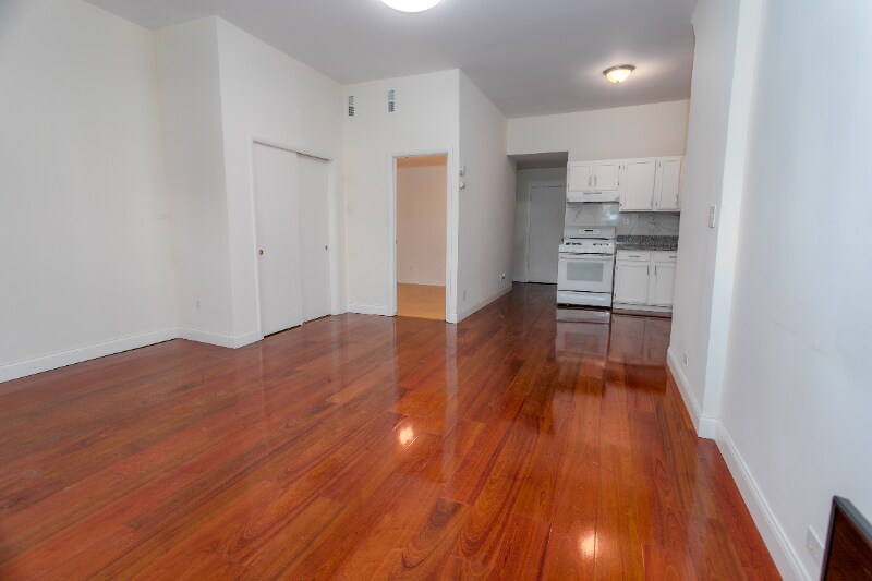 Building Photo - 1651 W 38th Pl