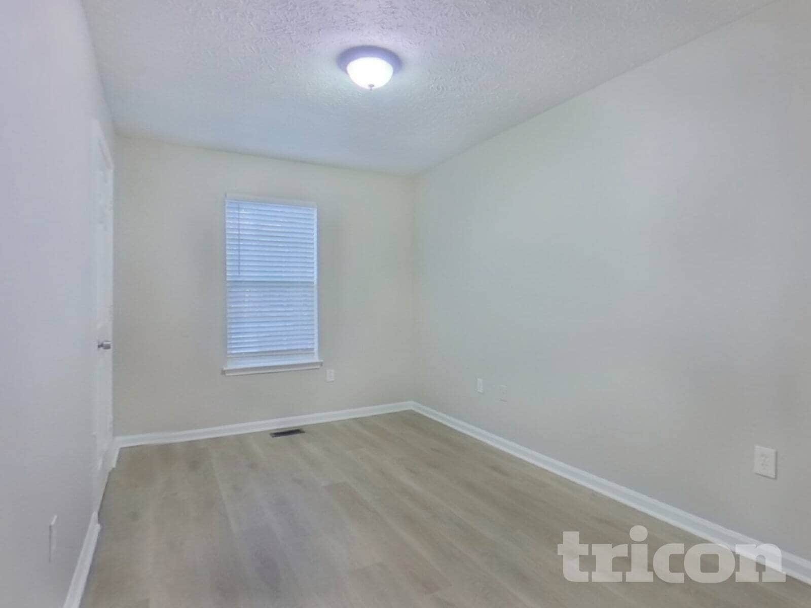 Building Photo - 2211 Ashton Dr