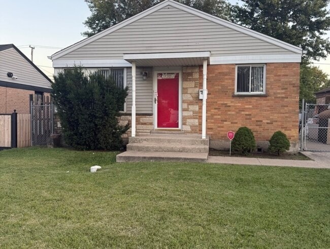 Primary Photo - 4627 W 82nd St