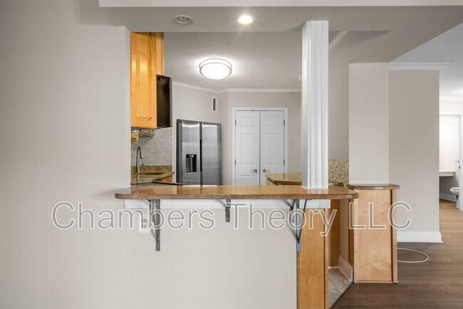 Building Photo - 309 Yoakum Pkwy