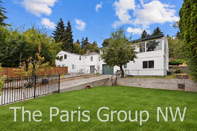 Building Photo - Delightful Magnolia 4br Remodel * Walkable Salmon Bay Location, Central Yet Quiet