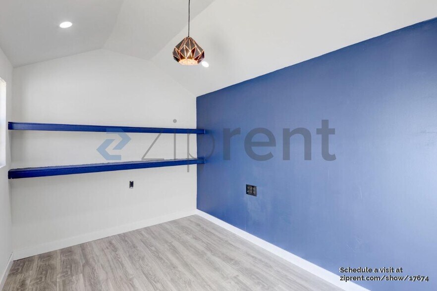 Building Photo - 166 Madelia Pl