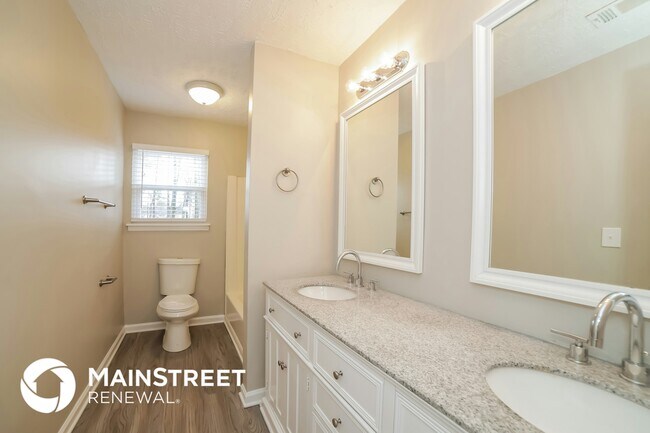 Building Photo - 5885 S Quail Dr