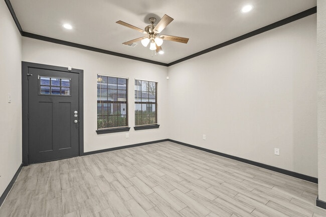 Building Photo - 4802 Cruse Rd