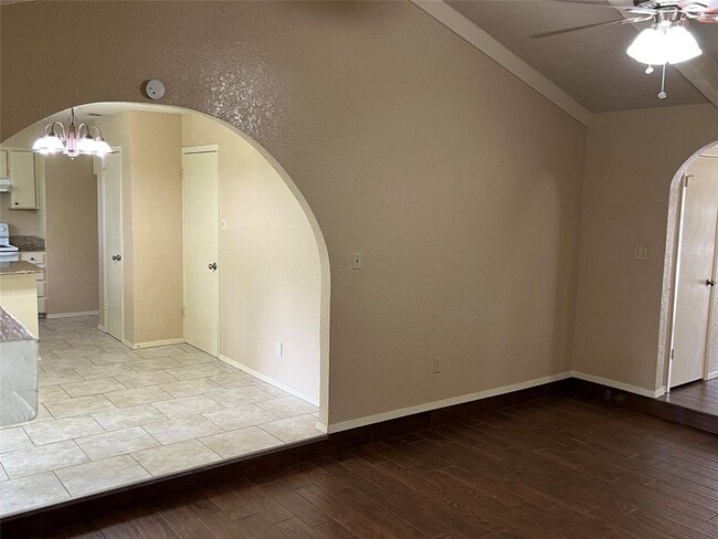 Building Photo - Beautiful 3-Bedroom Home