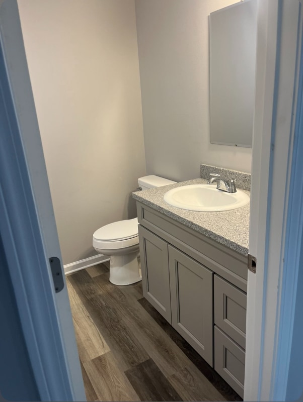 Building Photo - 202 Iris St