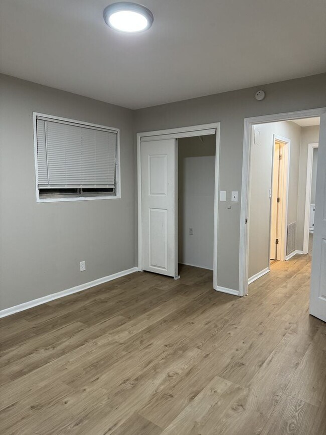 Building Photo - 6028 Laurel Hall Dr