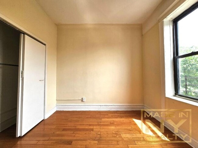 Building Photo - 1 bedroom in ASTORIA NY 11103