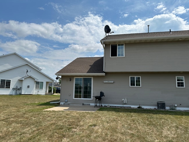 Building Photo - 2010-2012 Autumn Lane, Unit 2012