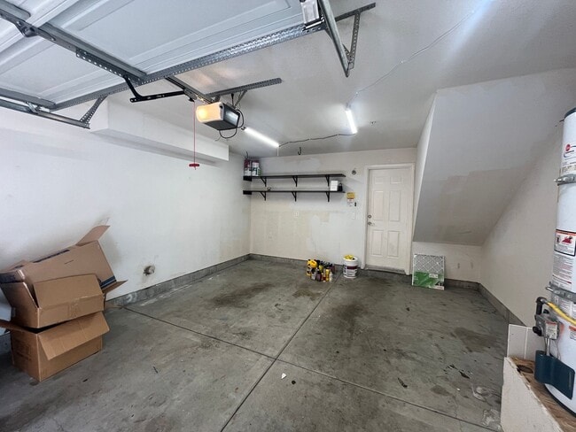 Building Photo - 3 Bed / 2.5 Bath Condo-Townhome in Otay Ranch
