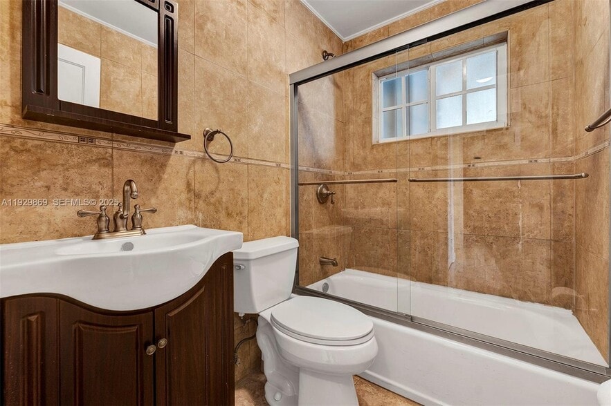 Building Photo - 361 SE 6th Ave