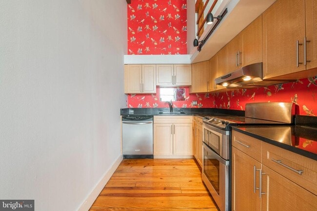 Building Photo - 313 Arch St