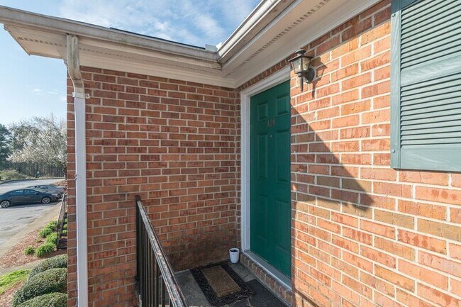 Building Photo - 2165 S Milledge Ave