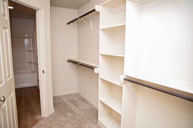 Building Photo - Modern Comfort in Lee High School District...